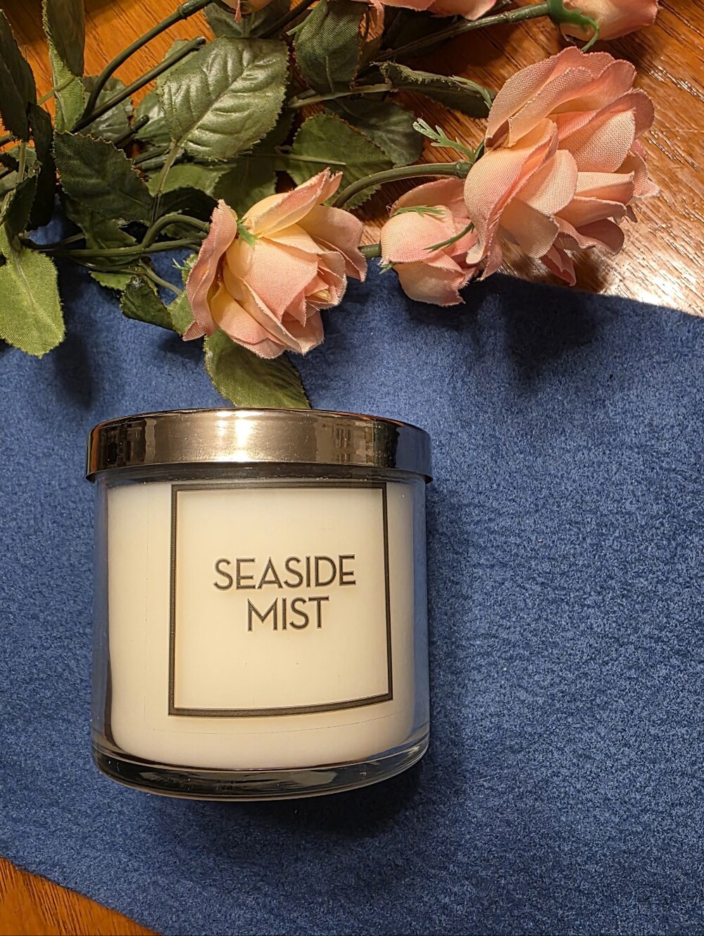 Bath And Body Works Seaside Mist Scented Candle-White w/Silver Lid, Single Wick